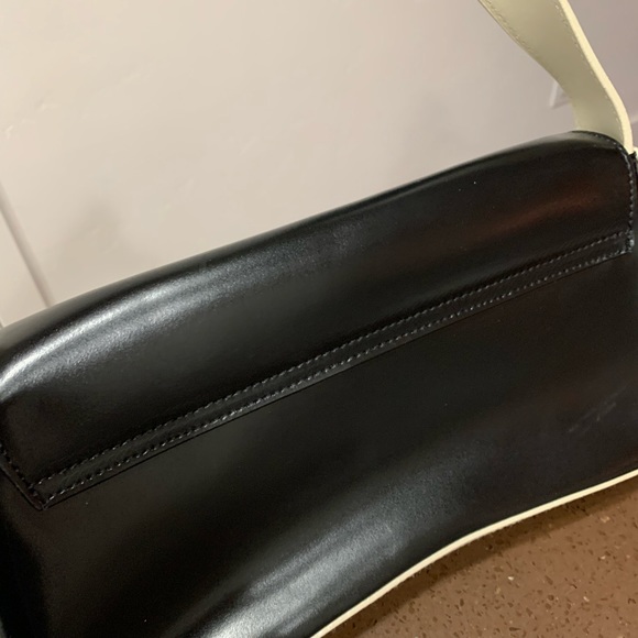 Tiffany & Fred Black and Cream Shoulder Bag - Picture 6 of 7